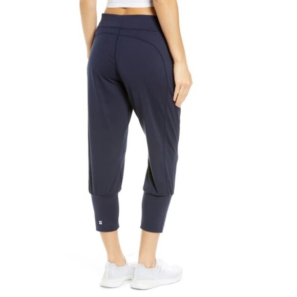 Sweaty Betty Garudasana Workout Capris - Picture 2 of 10